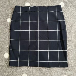 Ann Taylor Geometric print Pencil skirt 👗👗